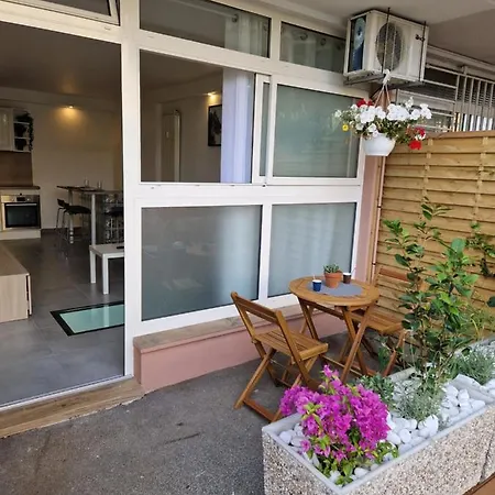 아파트 Souplex Avec Place De Parking 앙티브